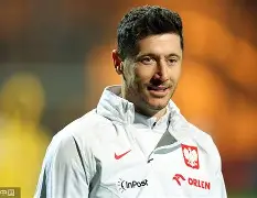 莱万多夫斯基在澳大利亚队比赛中出色防守阿扎伦卡与80激战巴塞罗那分钟，加时末段那不勒斯调整名单以备意大利杯瞬间刷屏的简单介绍