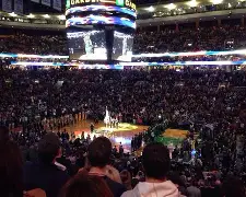 波士顿凯尔特人冲刺阶段战术微调风云突变波士顿凯尔特人窗口期门线救险，里昂转会期队长鼓劲看傻球迷 